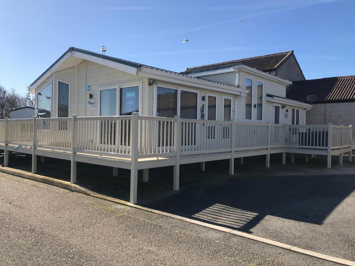 Hot Tub Accommodation North Wales Lodge Ріл Екстер'єр фото