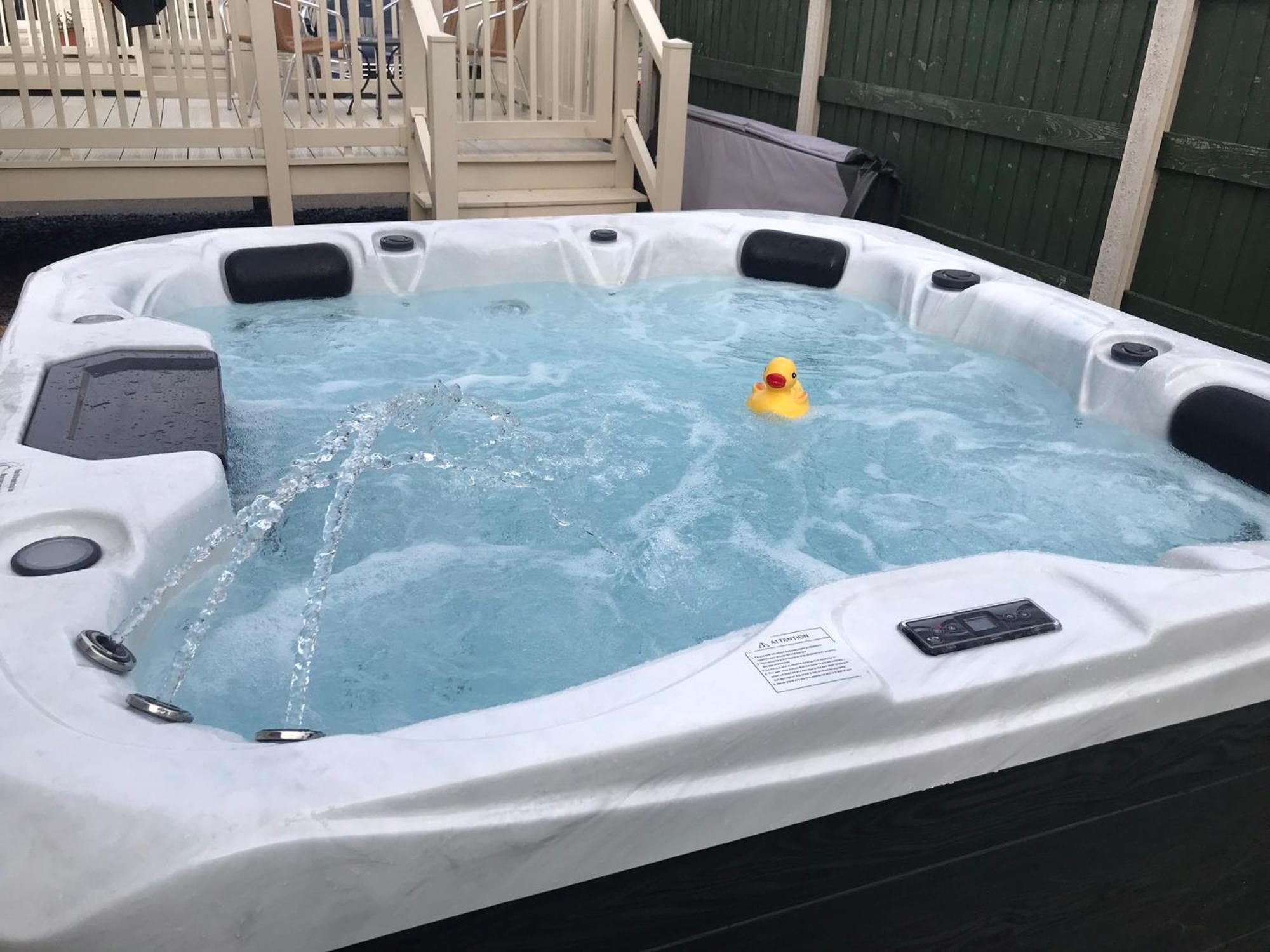 Hot Tub Accommodation North Wales Lodge Ріл Екстер'єр фото